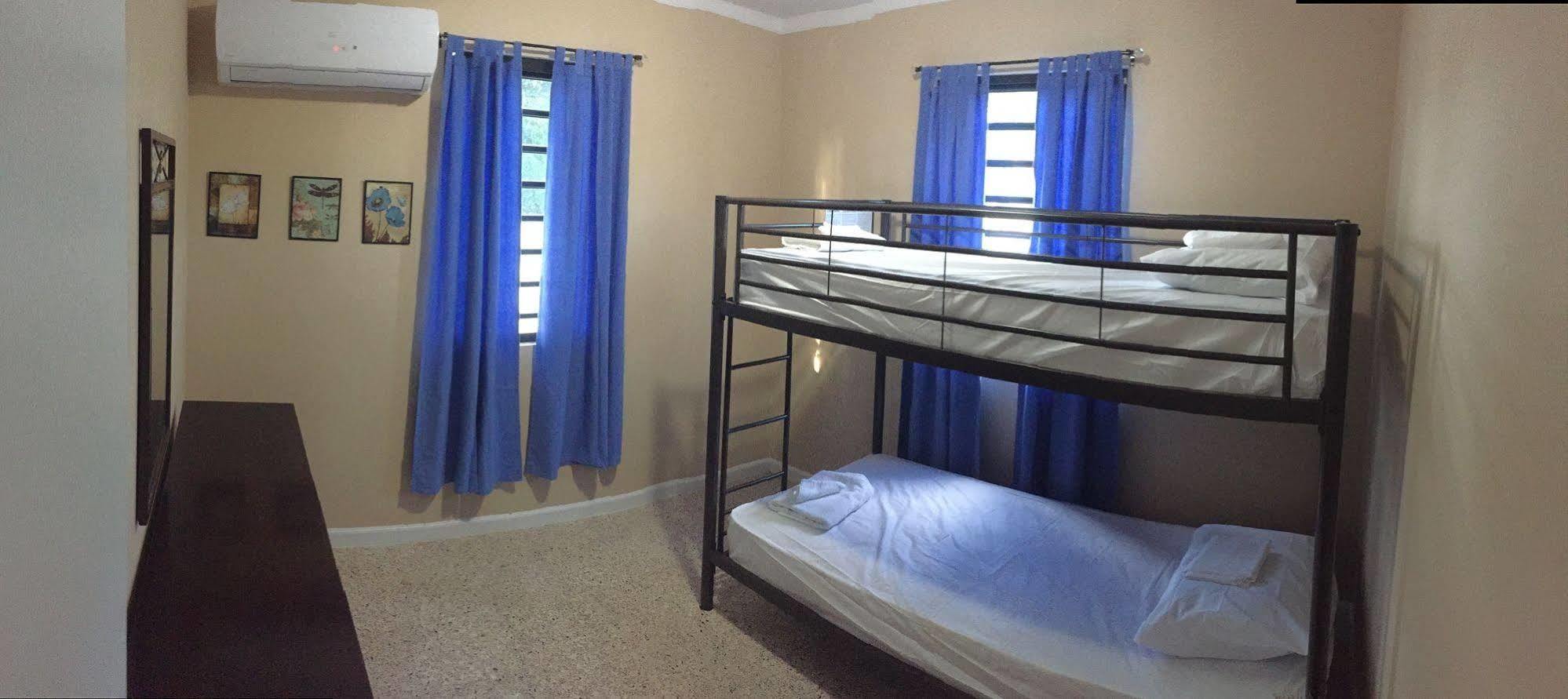 Arecibo Inn Luaran gambar